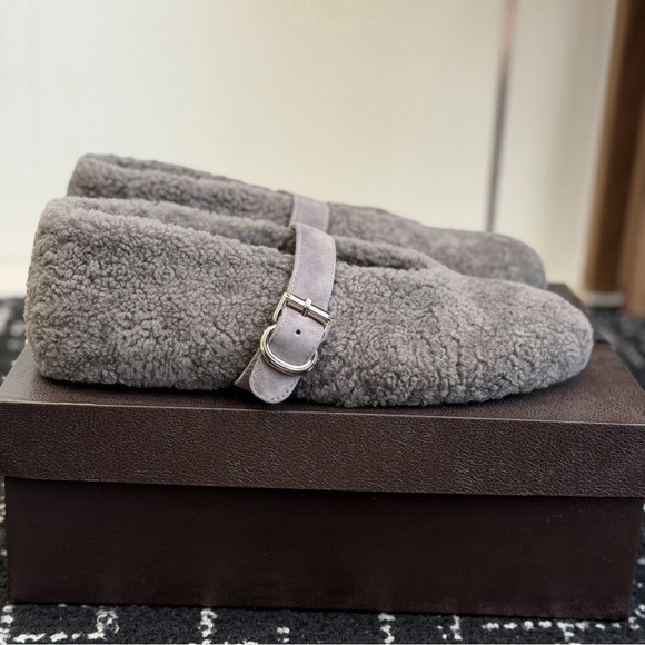 Alaïa Lambskin Mary Jane Shoes Light Gray - Picture 9 of 9